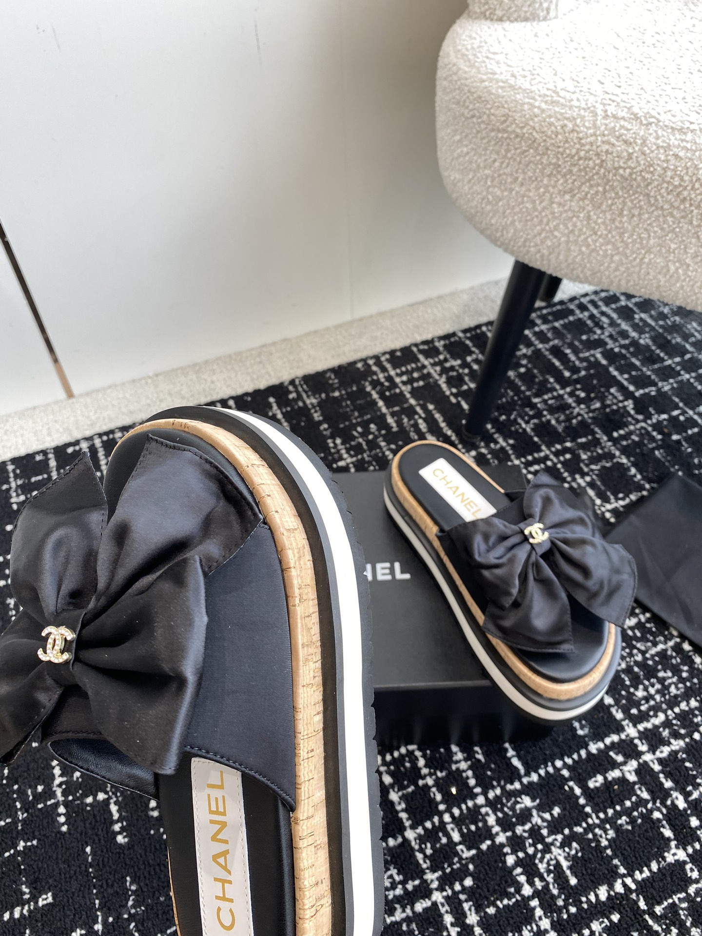 UA CHANEL PLATFORM SLIDES