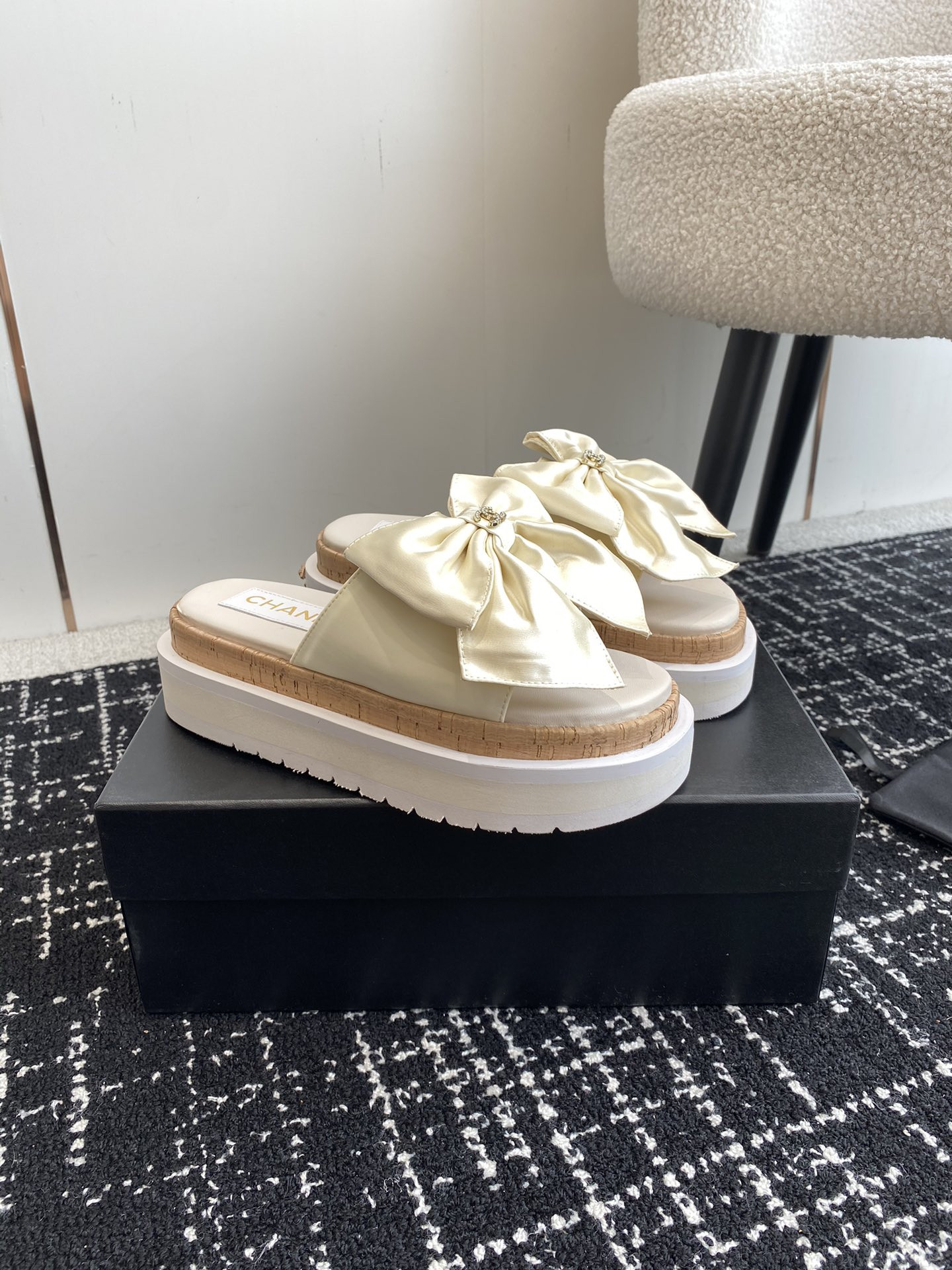 UA CHANEL PLATFORM SLIDES