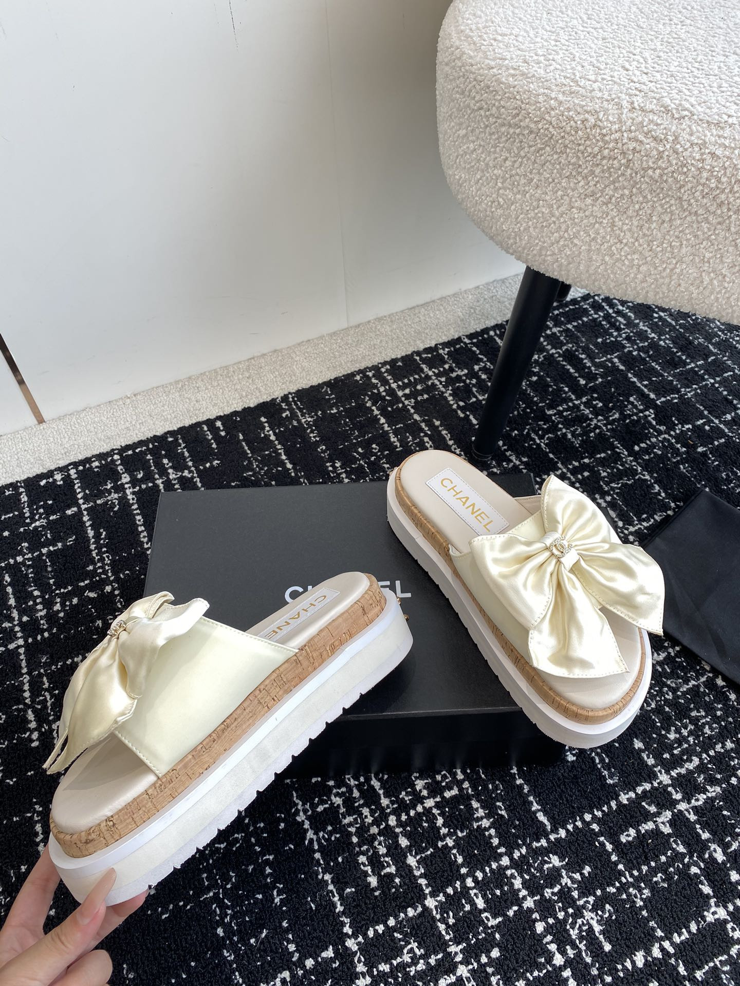 UA CHANEL PLATFORM SLIDES