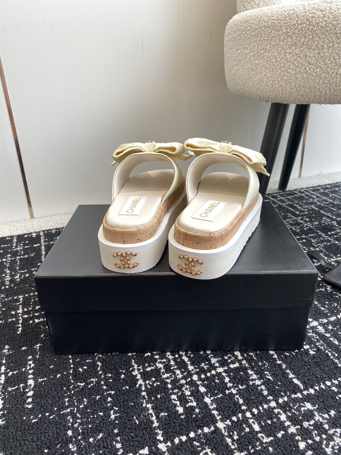 UA CHANEL PLATFORM SLIDES