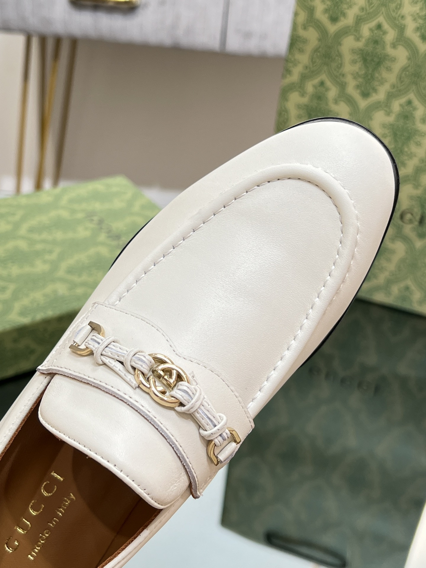 UA GUCCI INTERLOCKING G LOAFER