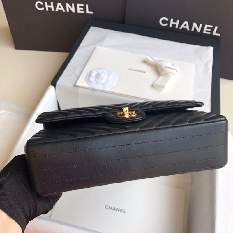 CHANEL Flap Bag 25cm