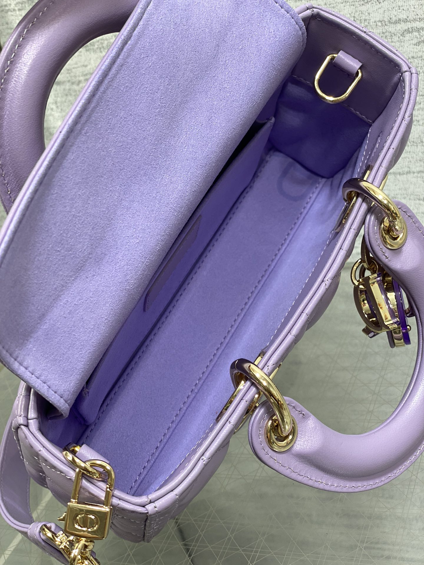 DIOR SAMLL D-JOY BAG 22.5 x 6 x 11.5CM