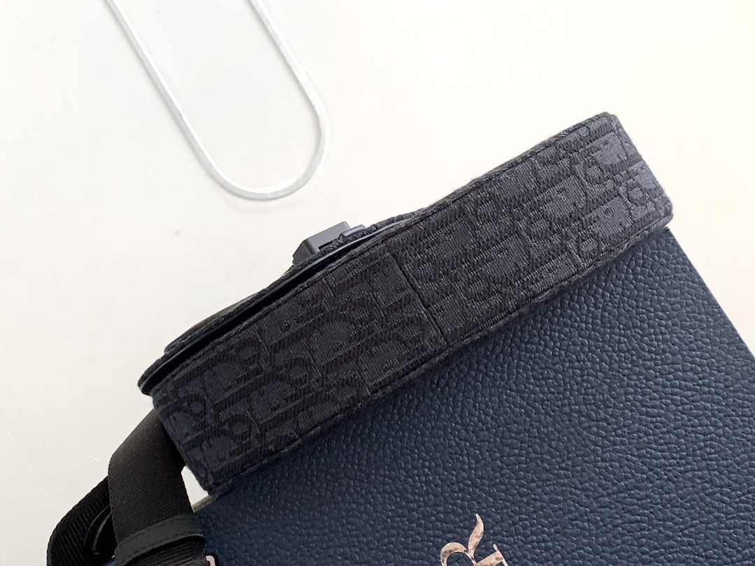 Dior Saddle Messenger Bag 24 x 16.5 x 5.5 cm