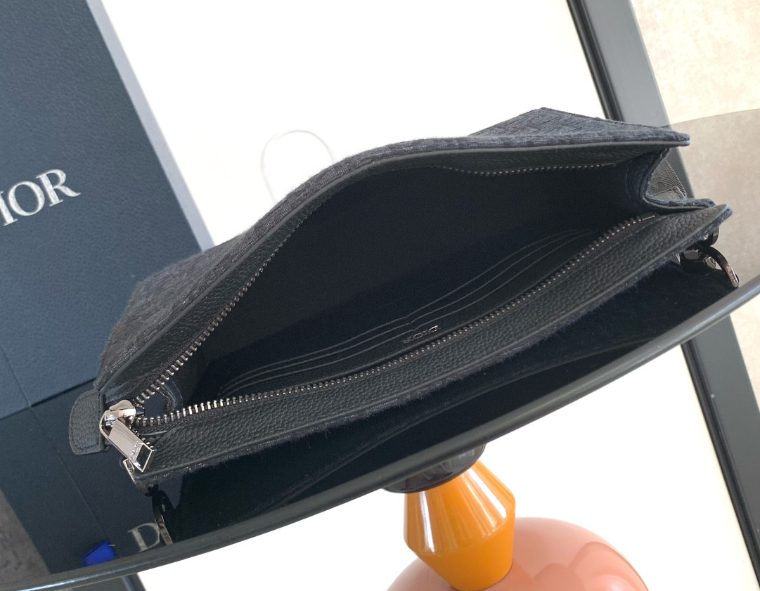 Dior A5 Triangle Pouch 27 x 19.5 x 6 cm