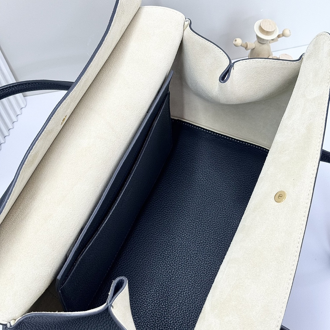 Loro Piana Loom Bag L32 Grained Calfskin 33 x 23 x 18 cm