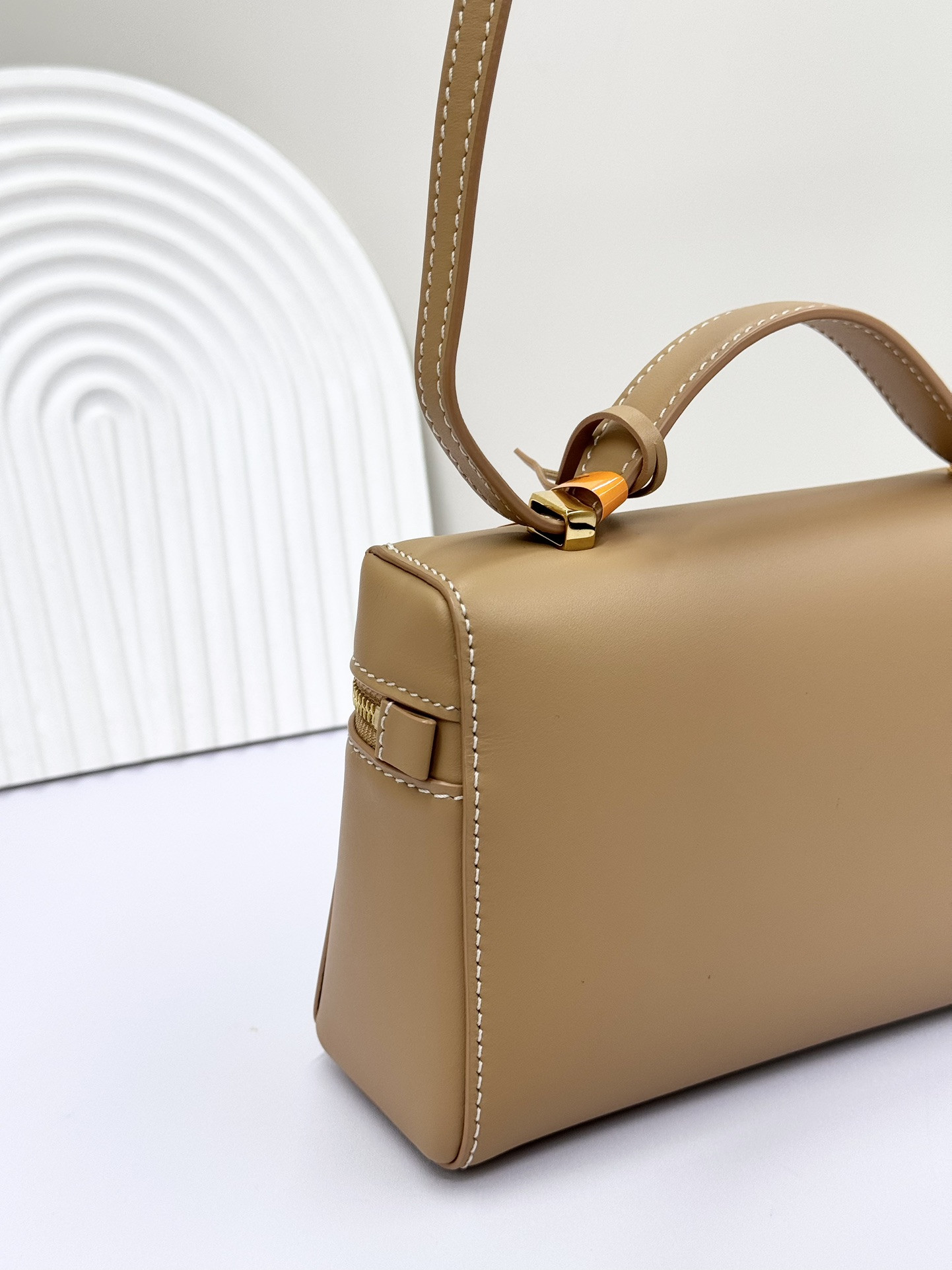 Loro Piana Extra Pocket L19 11 x 19 x 6.5 cm