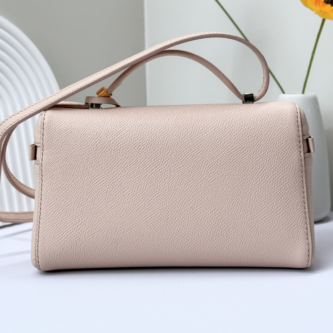 Loro Piana Extra Pocket L19 Grained Calfskin 11 x 19 x 6.5 cm