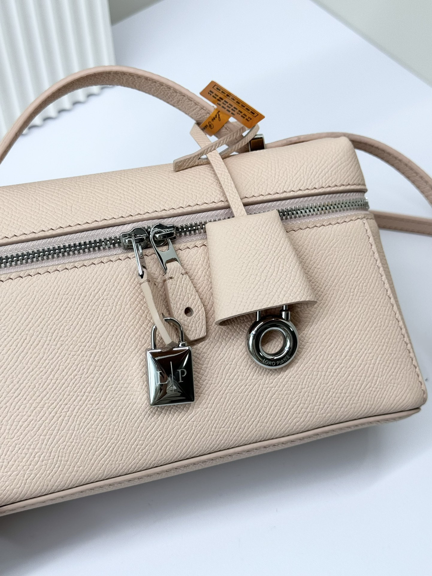 Loro Piana Extra Pocket L19 Grained Calfskin 11 x 19 x 6.5 cm