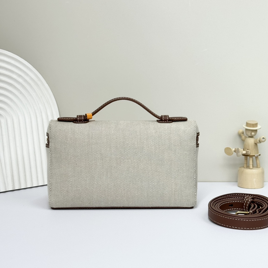 Loro Piana Extra Pocket L19 Cotton, Linen 11 x 19 x 6.5 cm