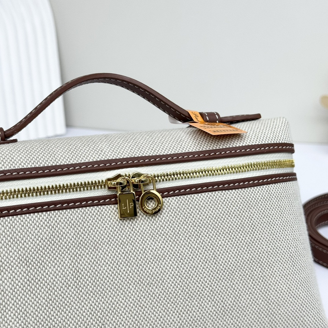 Loro Piana Extra Pocket L19 Cotton, Linen 11 x 19 x 6.5 cm