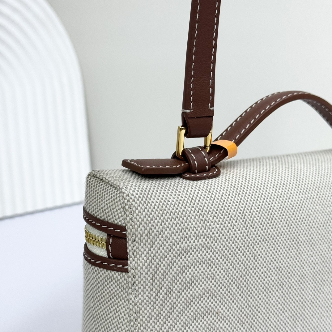 Loro Piana Extra Pocket L19 Cotton, Linen 11 x 19 x 6.5 cm