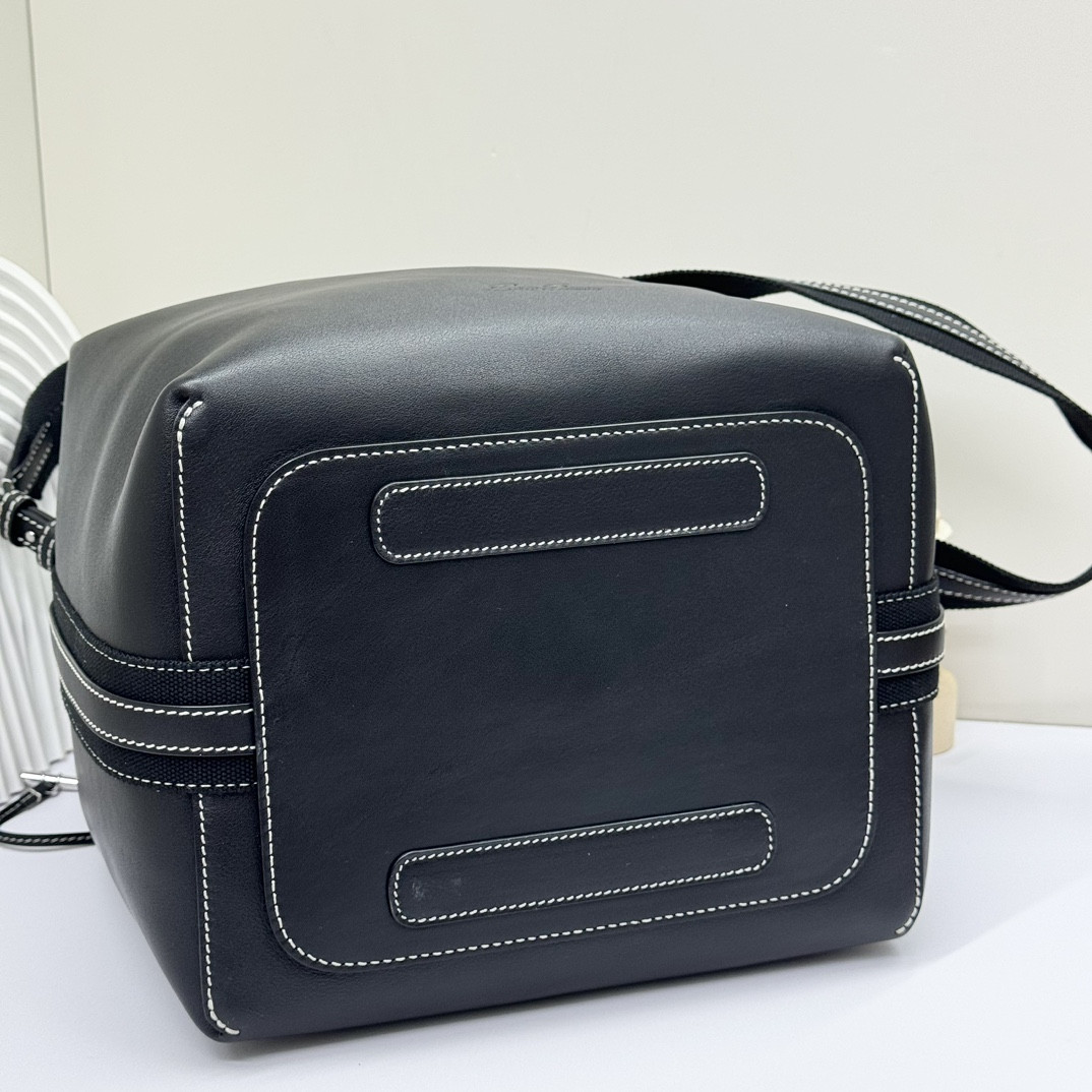 Loro Piana Large Bale Bag Smooth Calfskin 24 x 20 x 27 cm