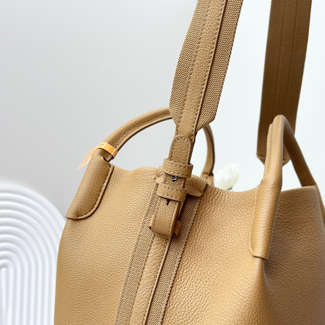 Loro Piana Large Bale Bag Grained Calfskin 24 x 20 x 27 cm