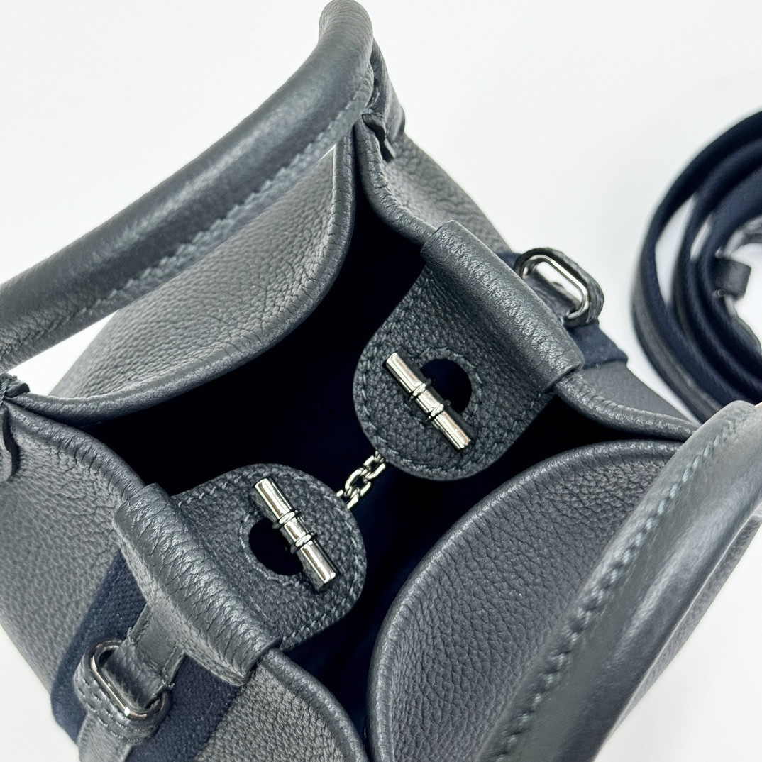 Loro Piana Micro Bale bag Grained Calfskin 23 x 16 x 14 cm