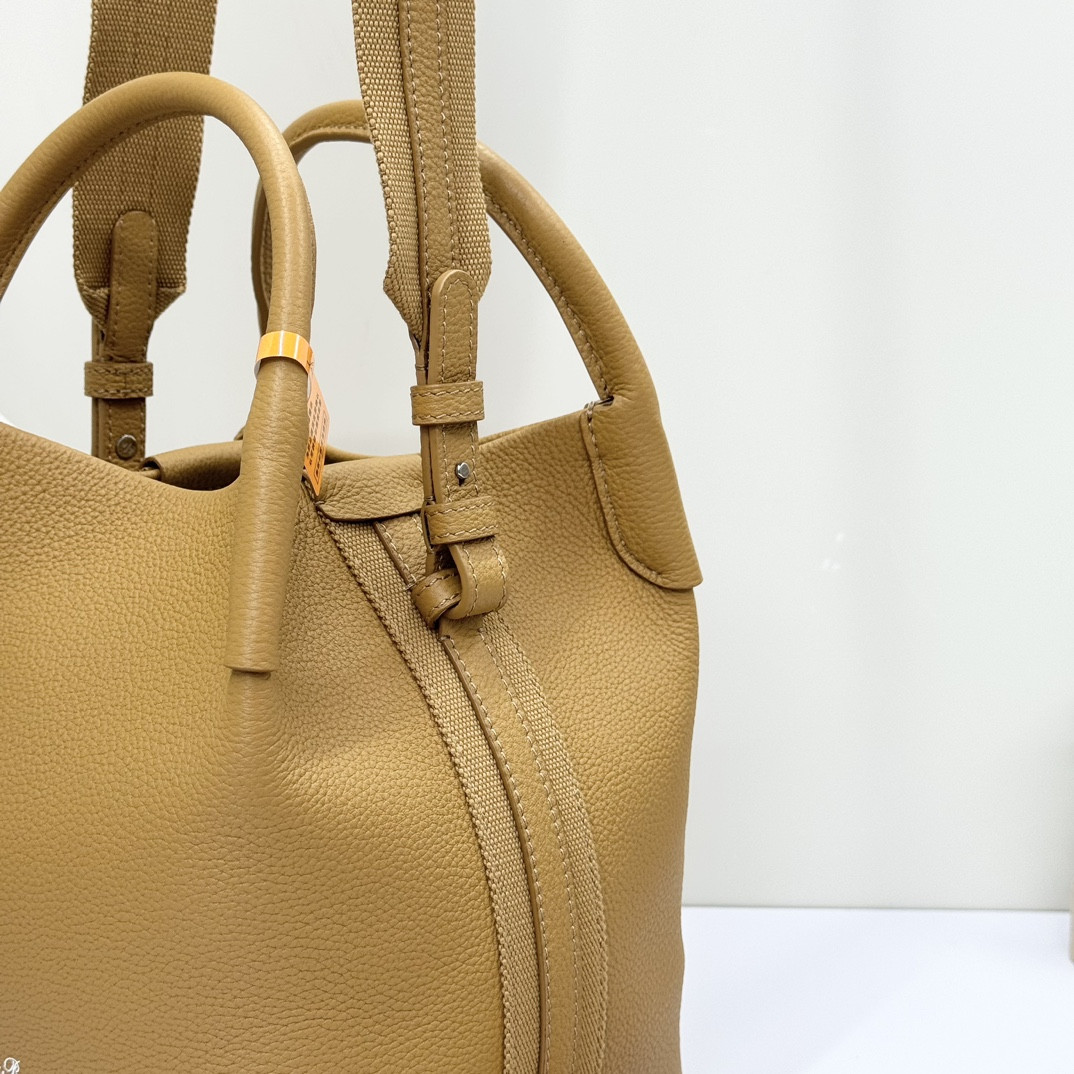 Loro Piana Small Bale Bag Grained Calfskin 17 x 17 x 21 cm