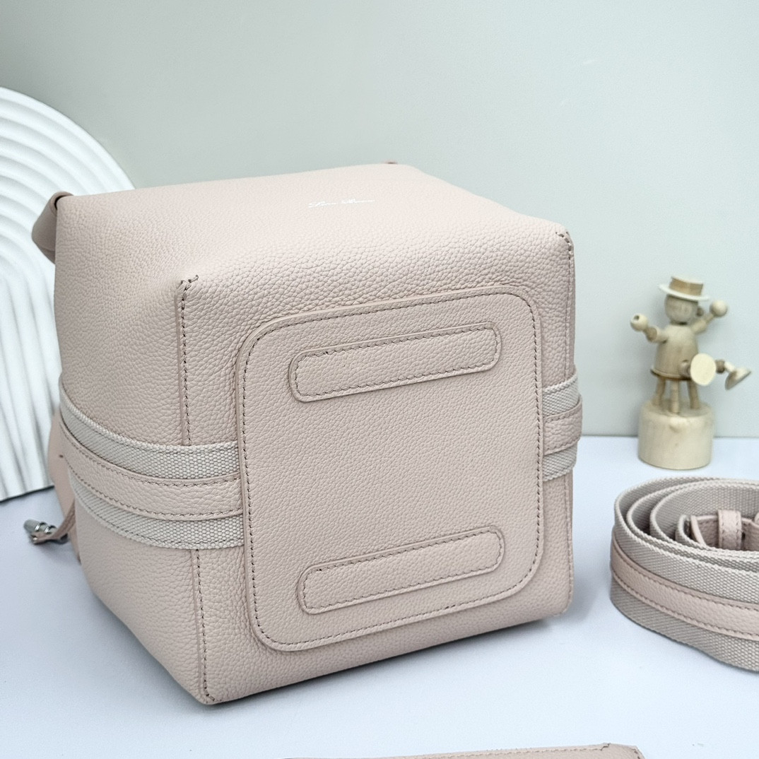 Loro Piana Small Bale Bag Grained Calfskin 17 x 17 x 21 cm