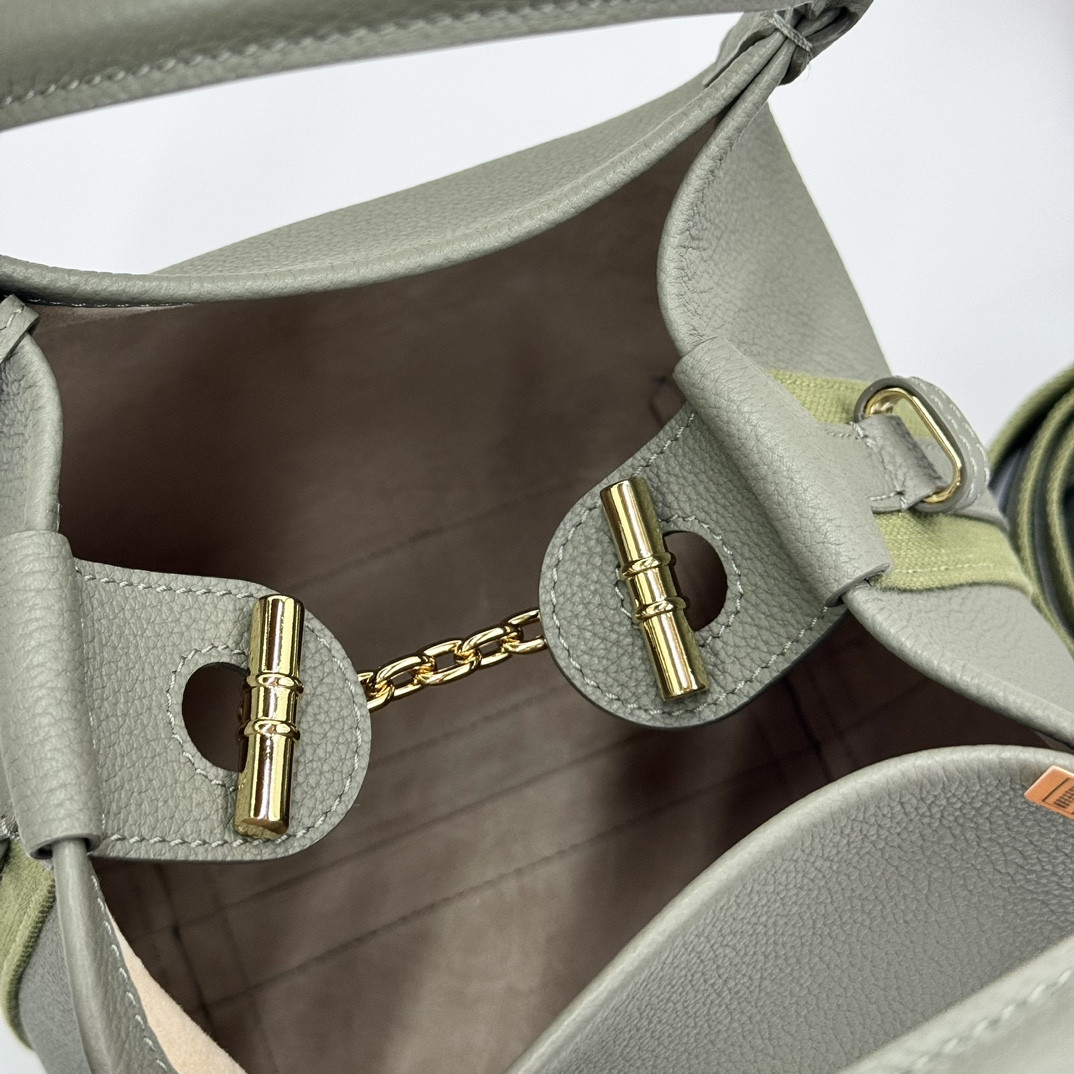 Loro Piana Small Bale Bag Grained Calfskin 17 x 17 x 21 cm