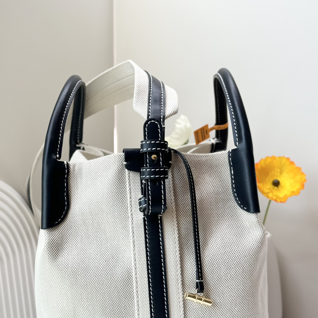 Loro Piana Large Bale Bag 24 x 20 x 27 cm