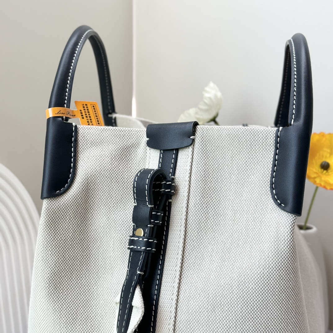 Loro Piana Large Bale Bag 24 x 20 x 27 cm