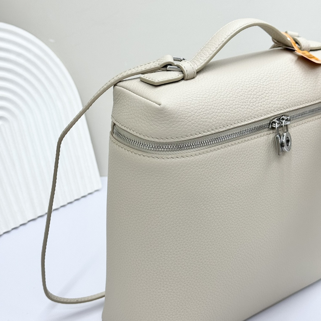 Loro Piana Extra Pocket backpack L23.5 Grained Calfskin 23 x 21 x 8 cm