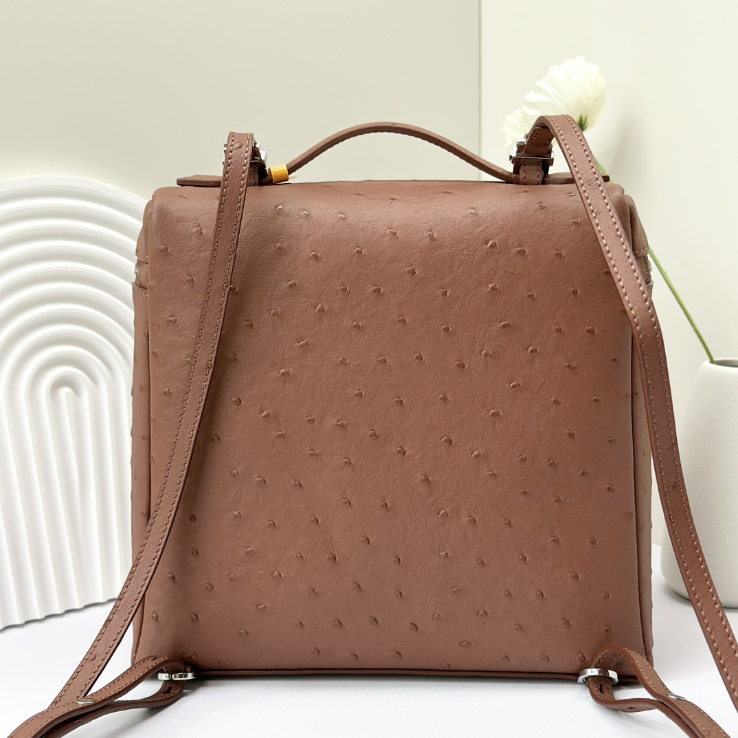 Loro Piana Extra Pocket backpack L23.5 Ostrich-grained Leather 23 x 21 x 8 cm