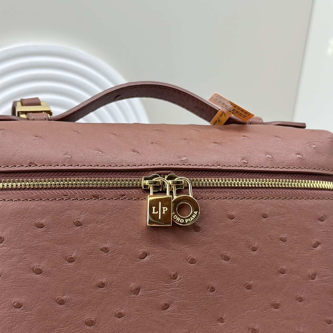 Loro Piana Extra Pocket backpack L23.5 Ostrich-grained Leather 23 x 21 x 8 cm