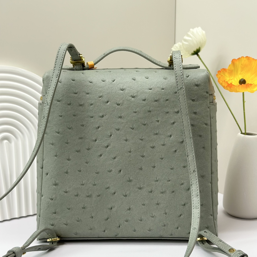 Loro Piana Extra Pocket backpack L23.5 Ostrich-grained Leather 23 x 21 x 8 cm