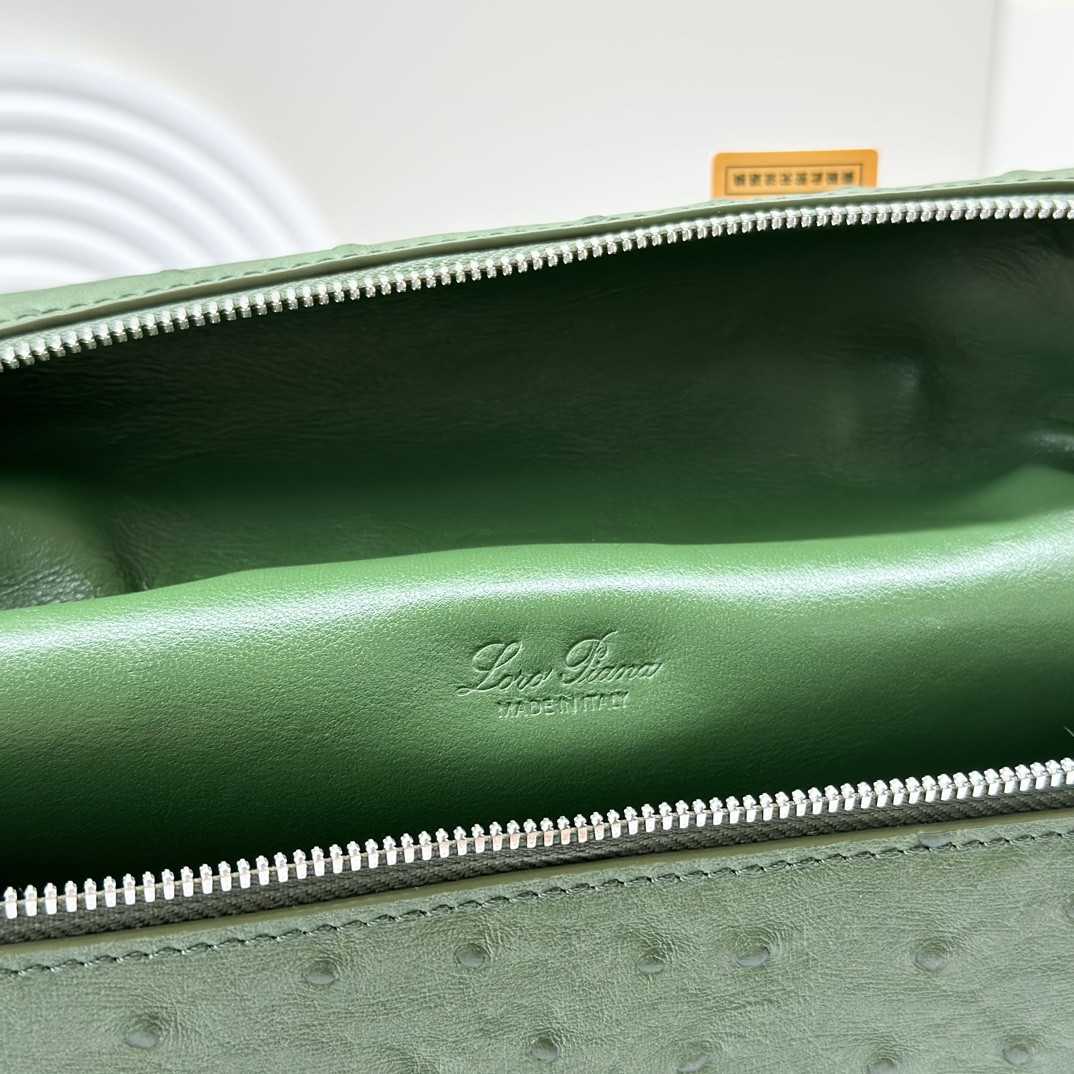 Loro Piana Extra Pocket backpack L23.5 Ostrich-grained Leather 23 x 21 x 8 cm