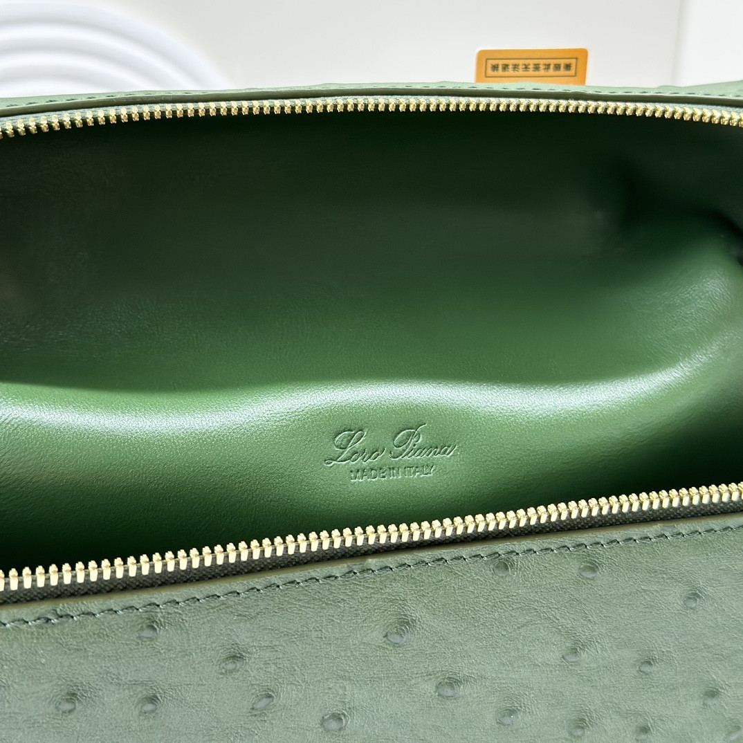 Loro Piana Extra Pocket backpack L23.5 Ostrich-grained Leather 23 x 21 x 8 cm