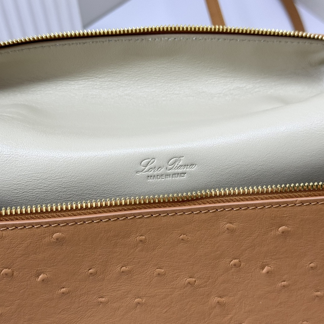 Loro Piana Extra Pocket backpack L23.5 Ostrich-grained Leather 23 x 21 x 8 cm