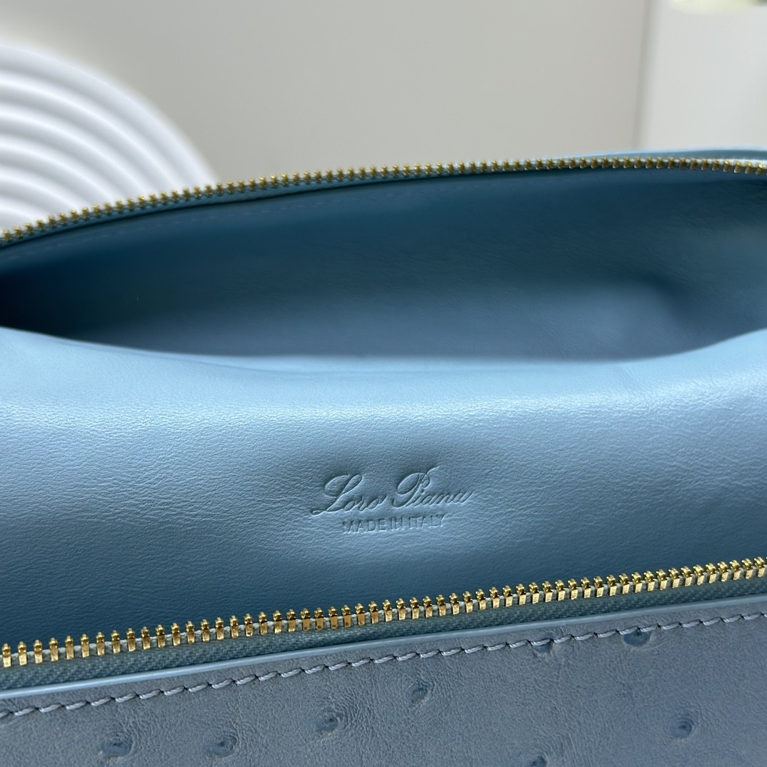 Loro Piana Extra Pocket backpack L23.5 Ostrich-grained Leather 23 x 21 x 8 cm