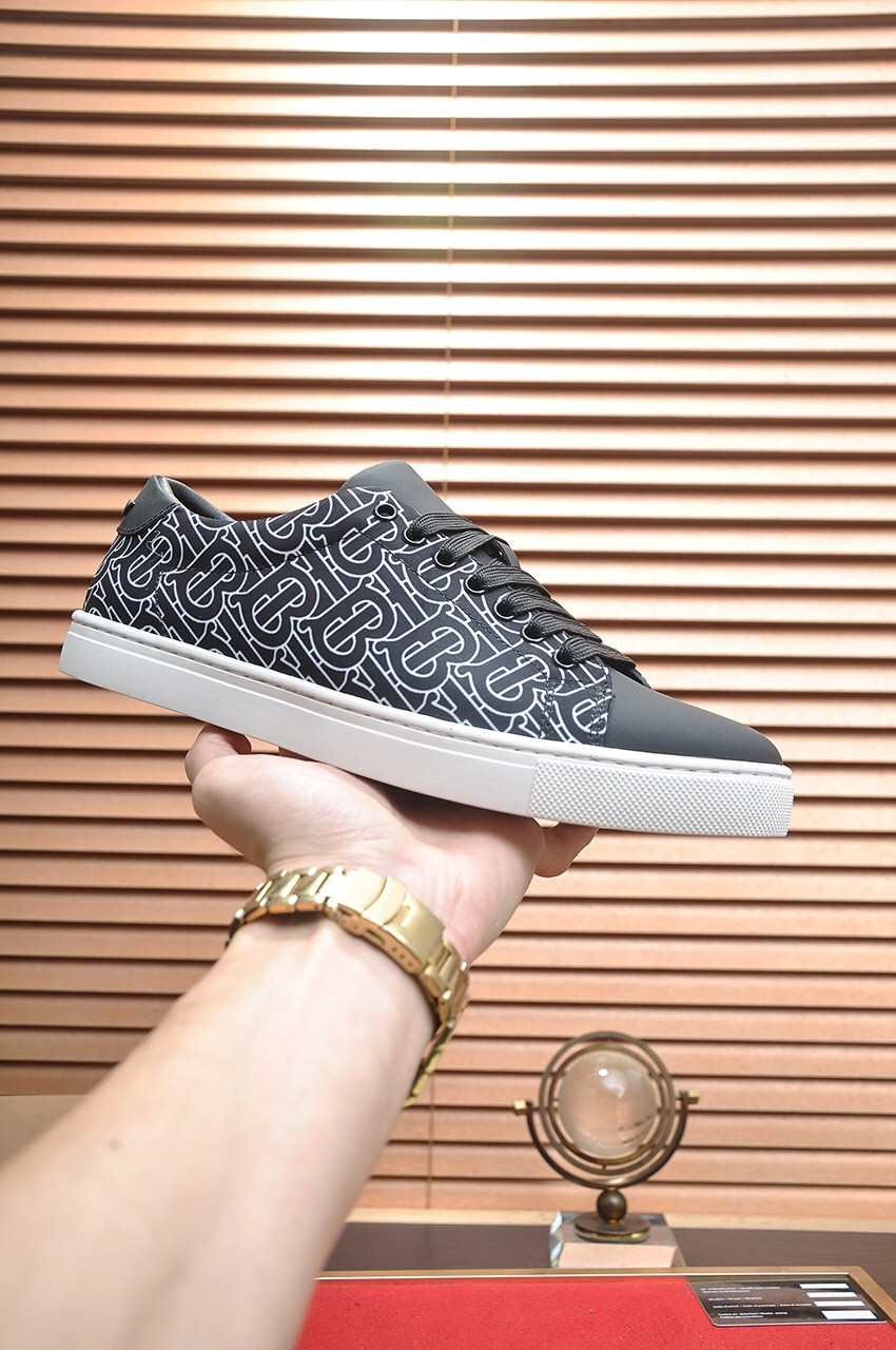 UA Burberry Sneakers