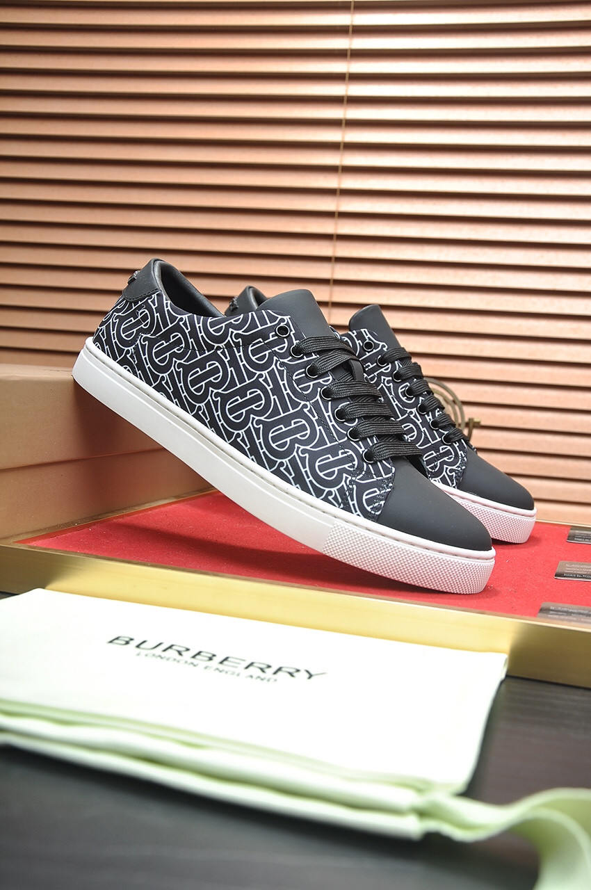 UA Burberry Sneakers