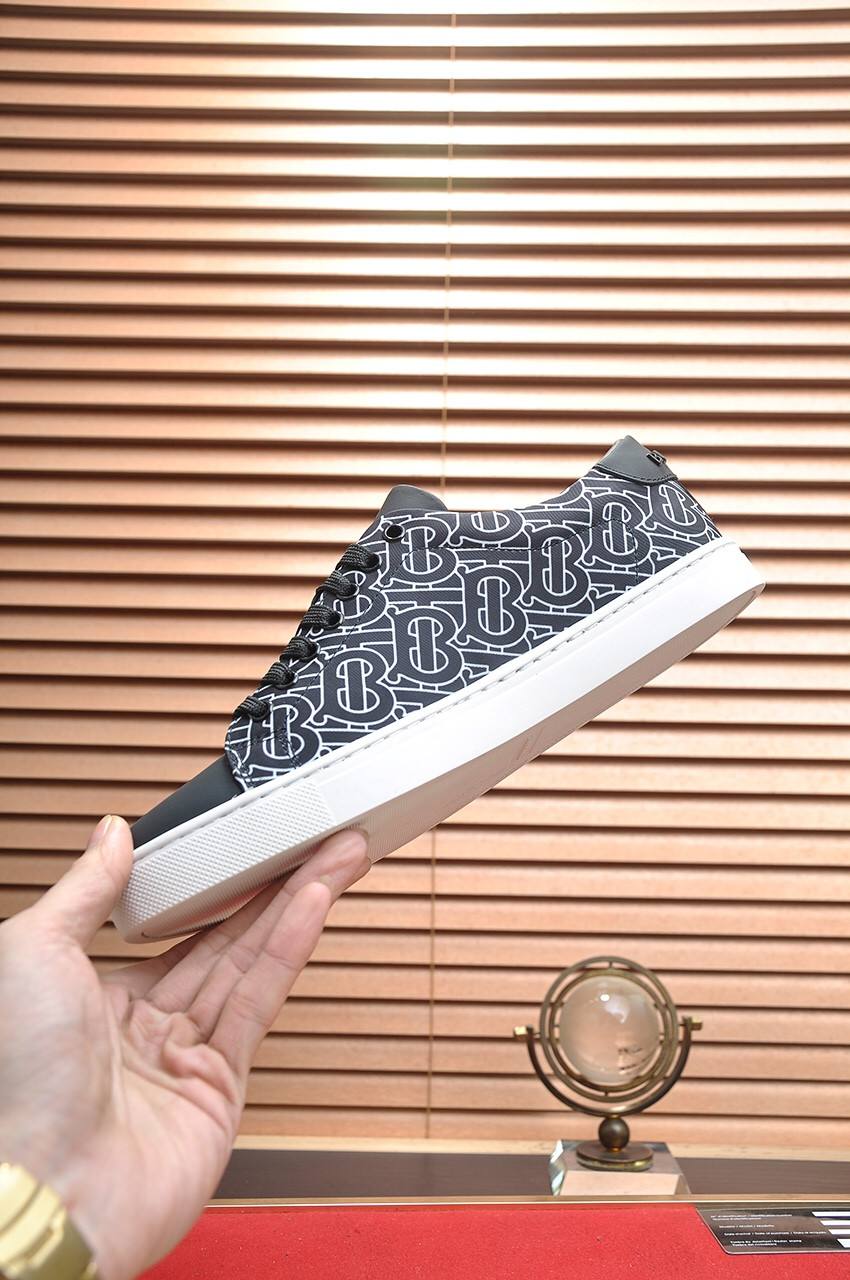 UA Burberry Sneakers