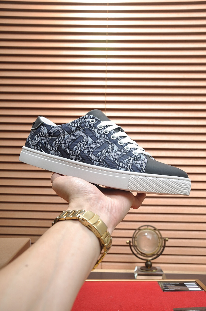 UA Burberry Sneakers