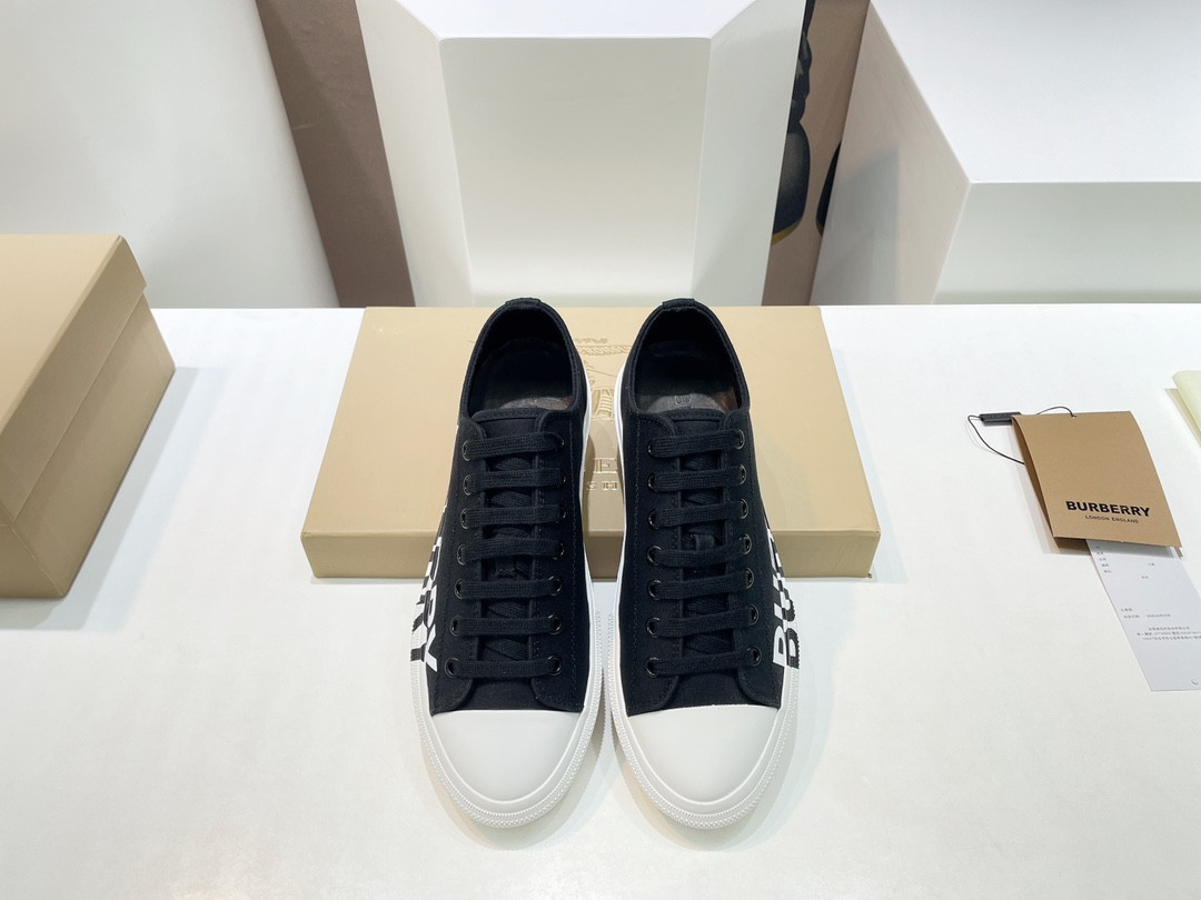 UA Burberry Sneakers