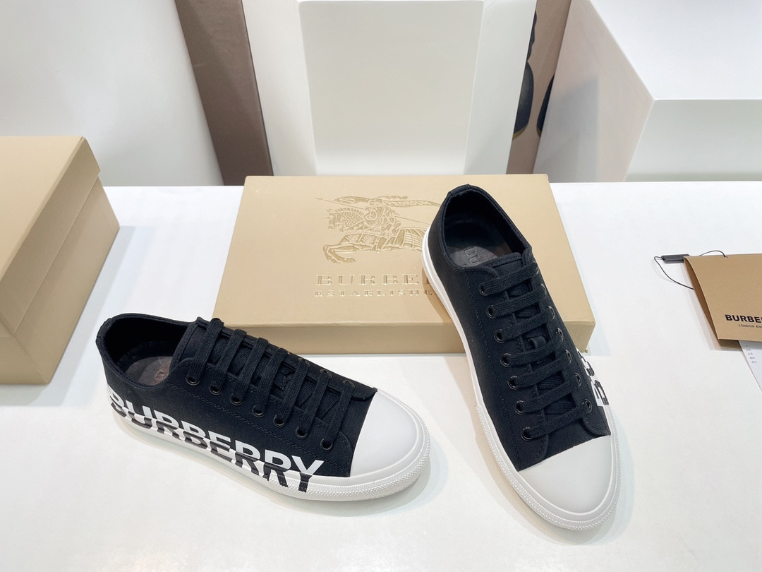 UA Burberry Sneakers
