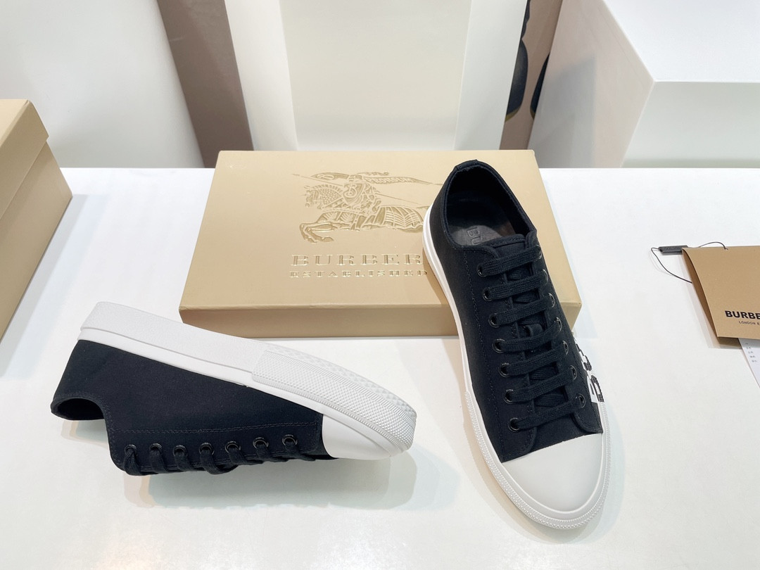 UA Burberry Sneakers