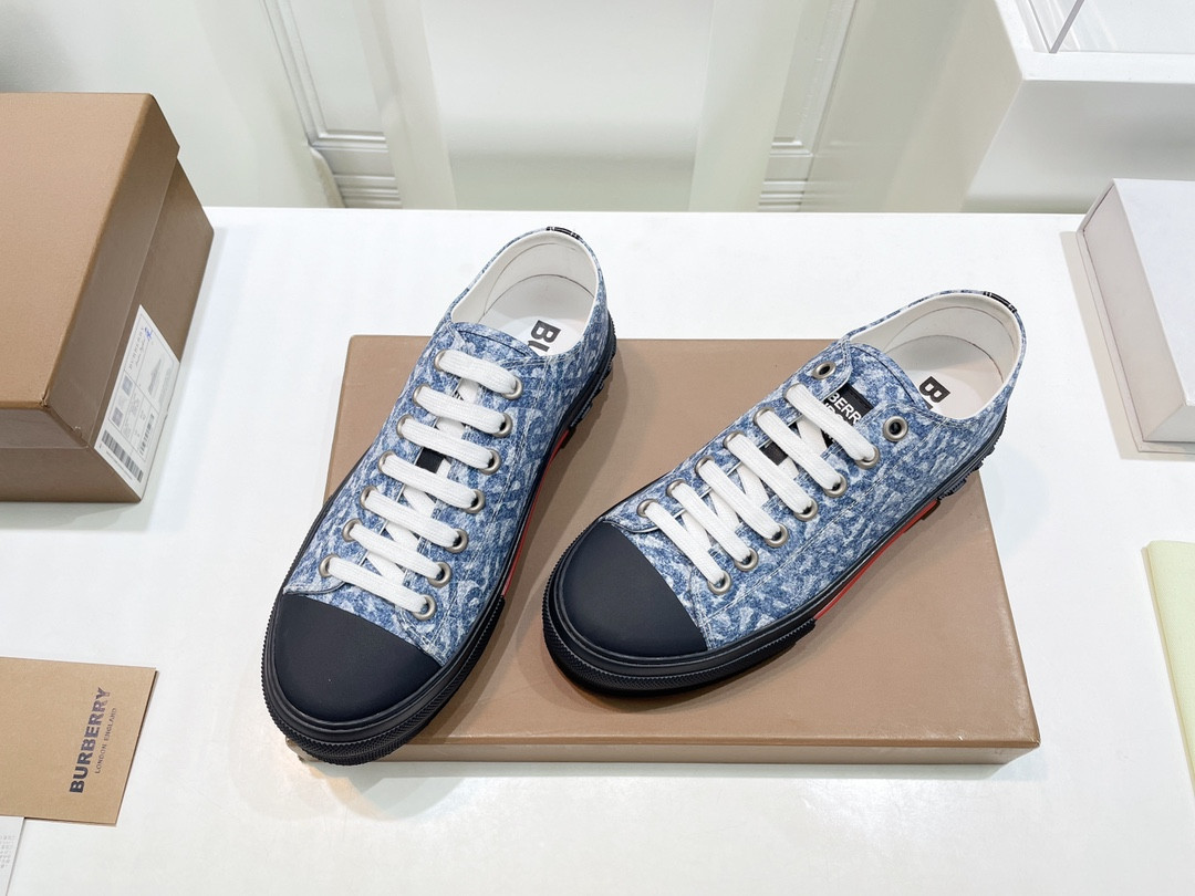 UA Burberry Sneakers
