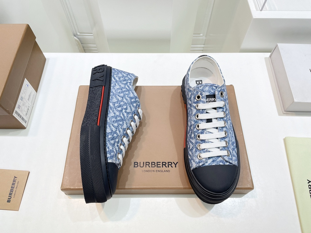 UA Burberry Sneakers
