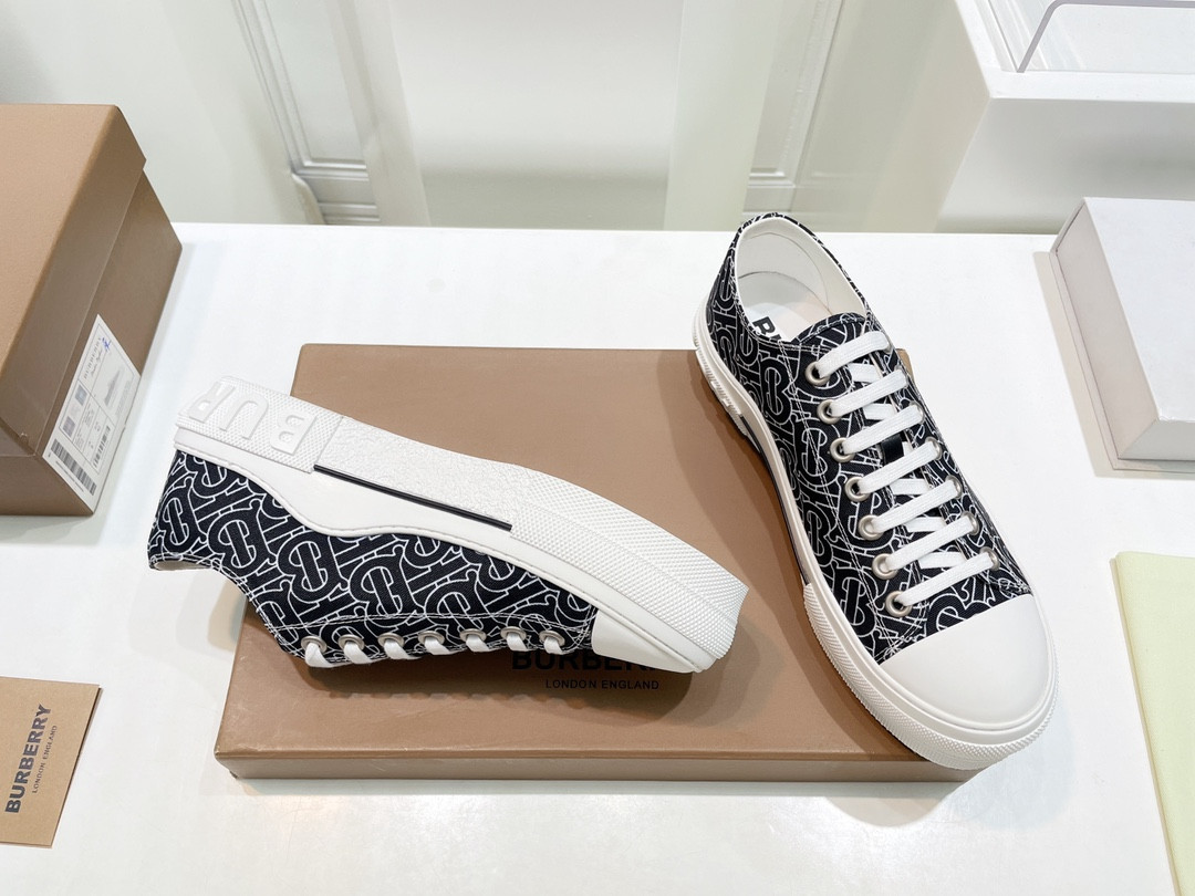 UA Burberry Sneakers