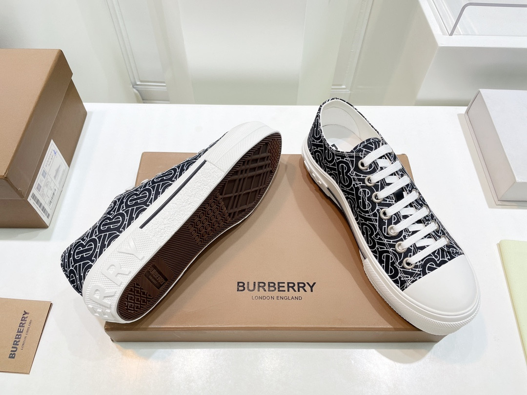 UA Burberry Sneakers