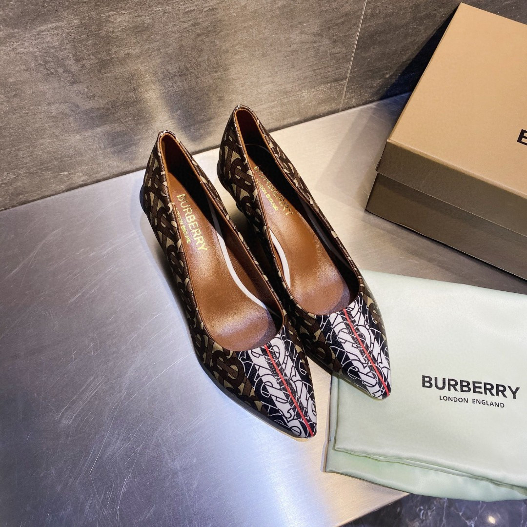 UA Burberry Pumps