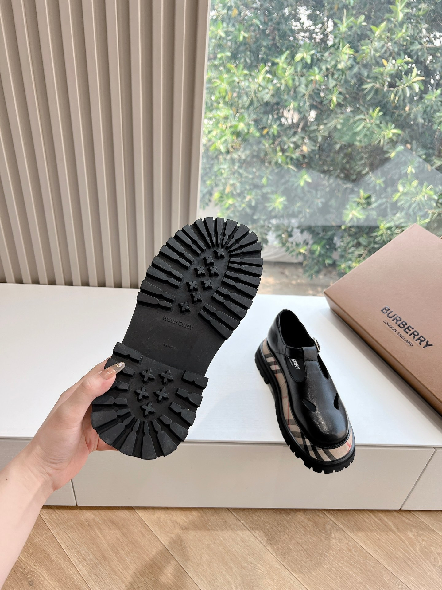 UA Burberry Check Leather Flats