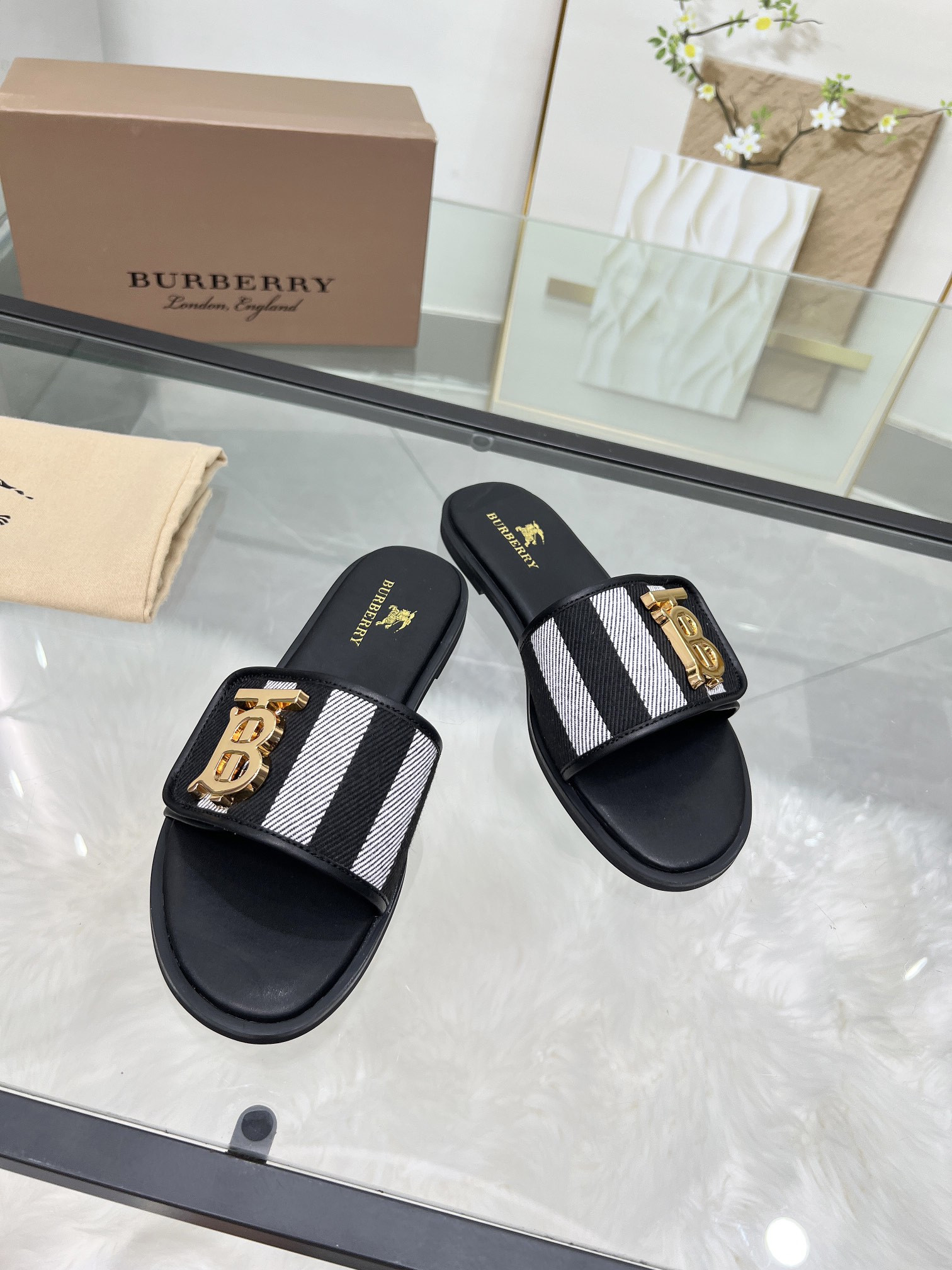 UA Burberry Slides