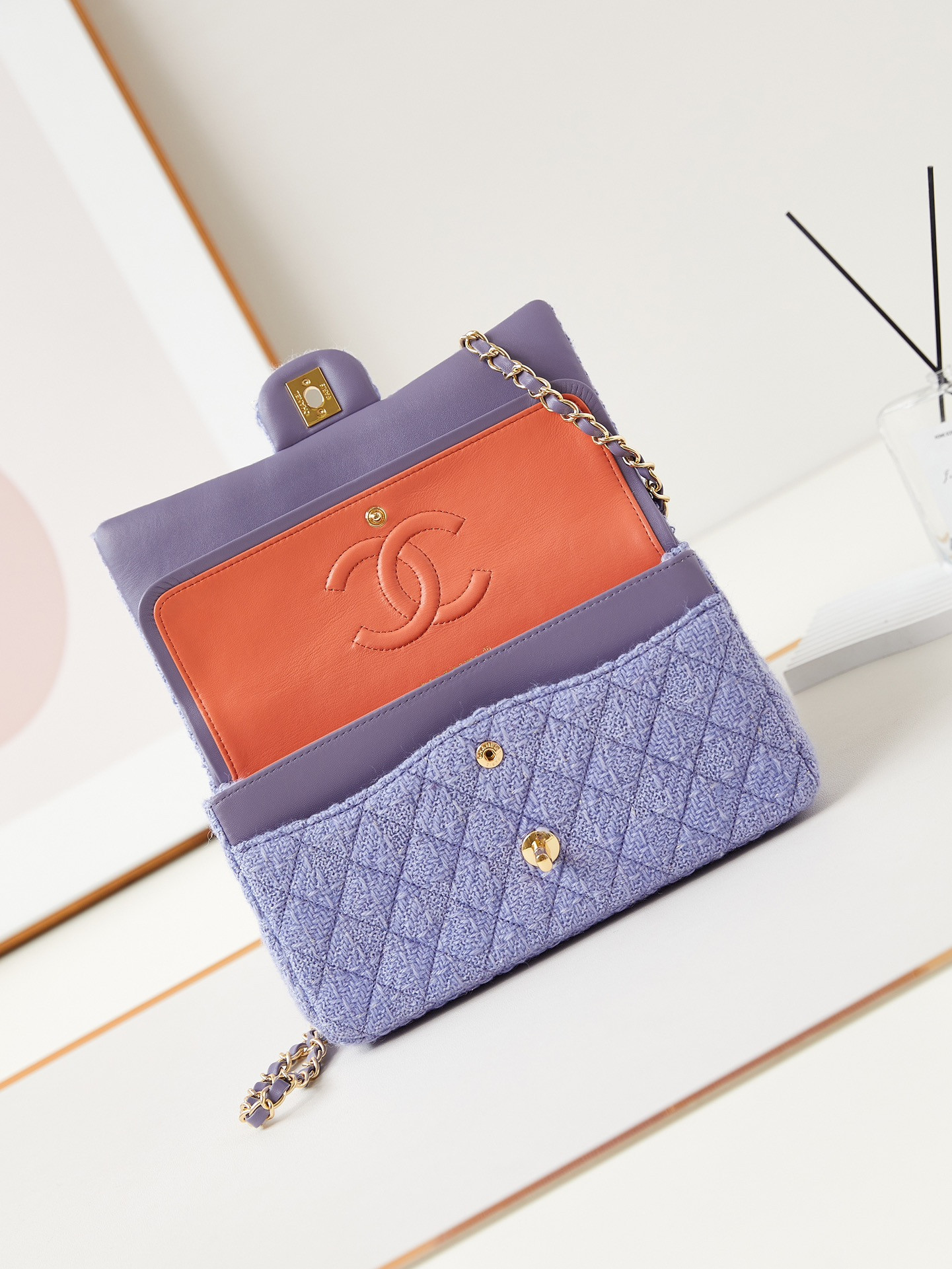 Chanel Classic Flap Bag 15.5×25.5×6.5cm