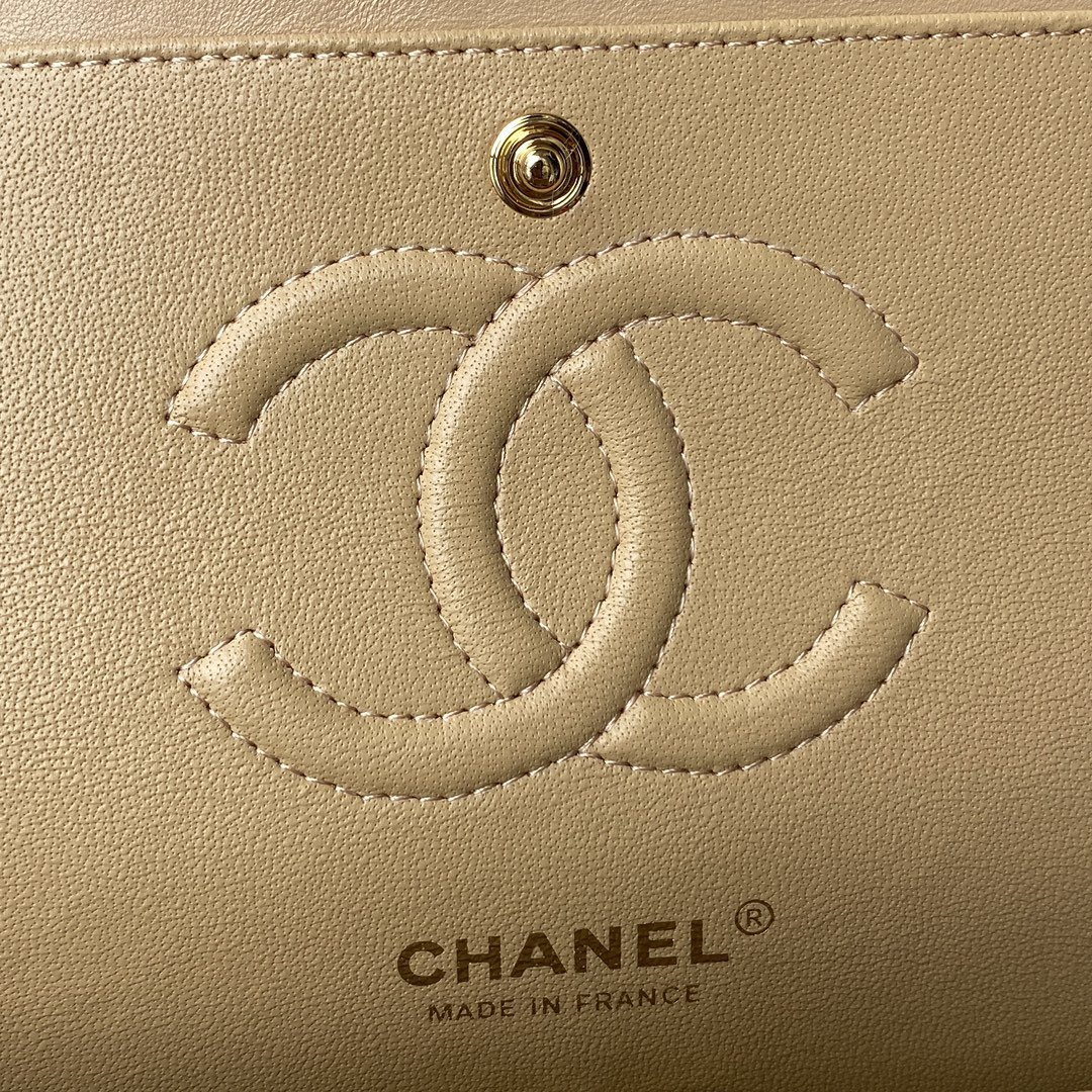 Chanel Classic Flap Bag 15.5×25.5×6.5cm