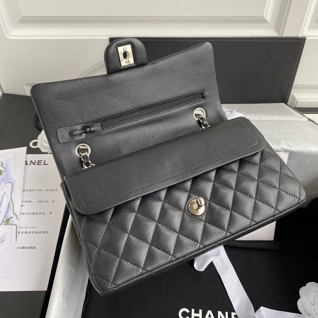 Chanel Classic Flap Bag 15.5×25.5×6.5cm