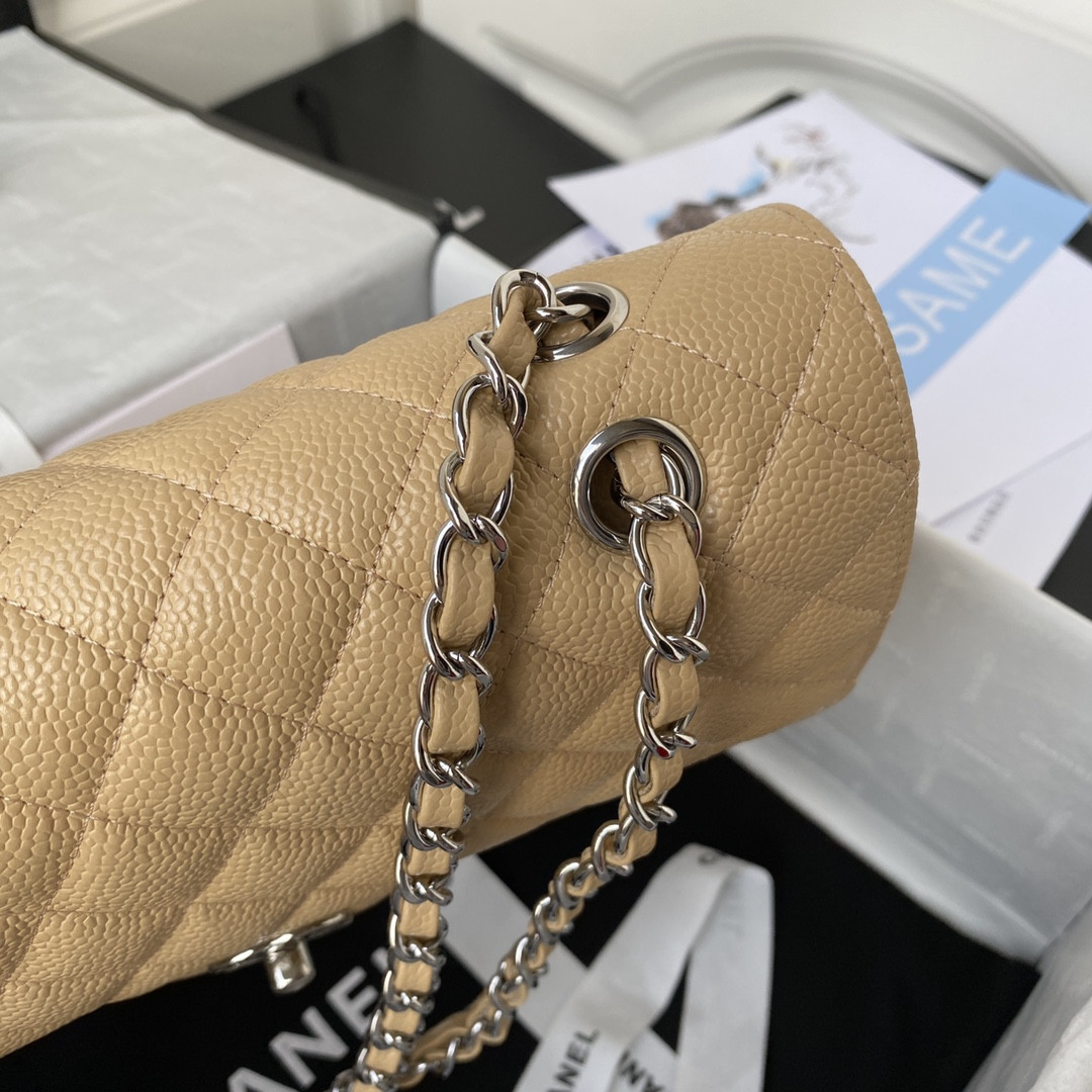 Chanel Classic Flap Bag 15.5×25.5×6.5cm